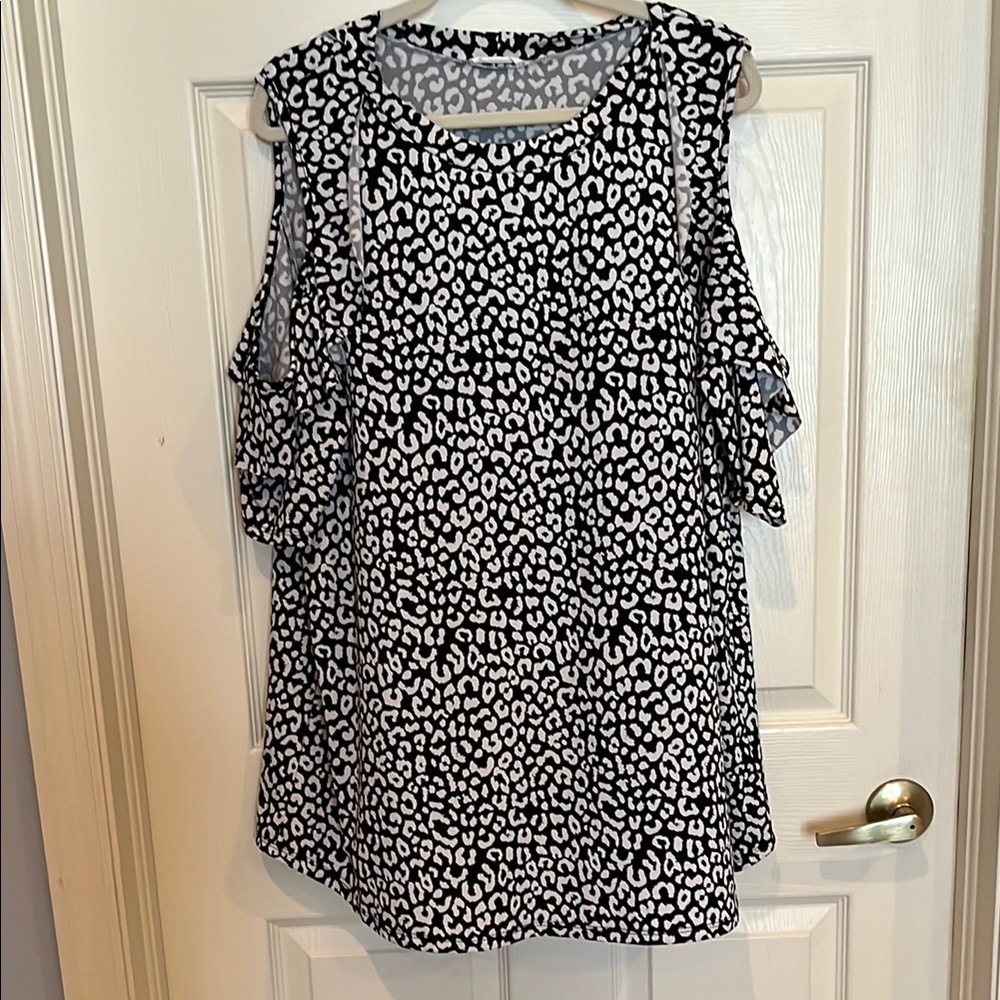 # Chic Soul 2X leopard print cold shoulder Blouse